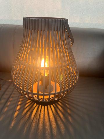 Sfeervolle Houten Lamp beschikbaar voor biedingen