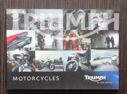 Folder Triumph Motorcycles 2010 + NL-prijslijst, Motoren, Handleidingen en Instructieboekjes, Triumph, Verzenden