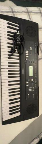 yamaha-e220, Muziek en Instrumenten, Keyboards, Ophalen, 61 toetsen, Yamaha, Zo goed als nieuw