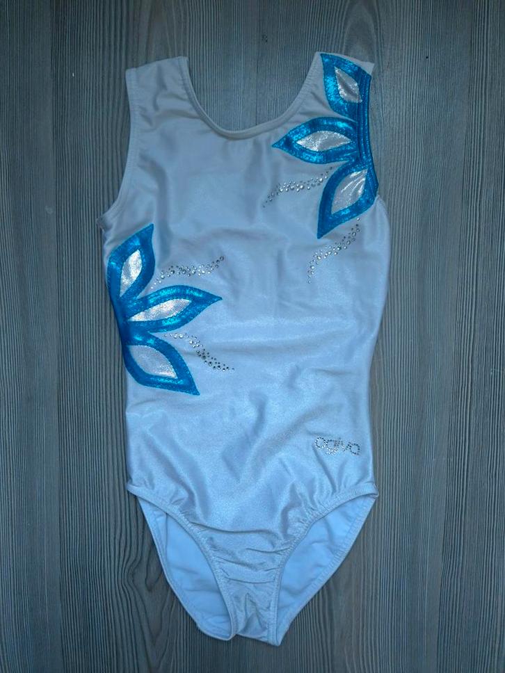 Turnpakje Agiva maat 134/140/146, Sport en Fitness, Turnen, Zo goed als nieuw, Turnpak(je), Kindermaat 122 t/m 140, Wit, Ophalen of Verzenden