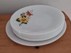 Borden Pyrex england, Huis en Inrichting, Keuken | Servies, Ophalen of Verzenden, Zo goed als nieuw, Overige stijlen, Bord(en)