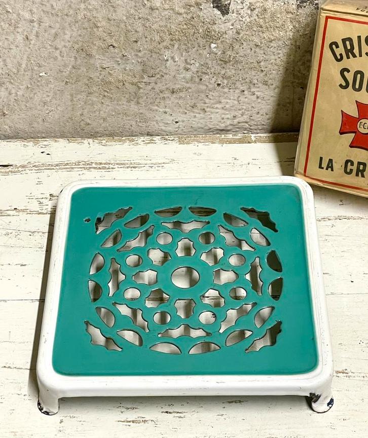 Emaille oude onderzetter licht groen, Antiek en Kunst, Antiek | Emaille, Verzenden