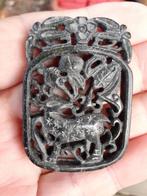 Jade Amulet Hanger, Sieraden, Tassen en Uiterlijk, Antieke sieraden, Ophalen of Verzenden, Overige materialen, Hanger, Met edelsteen