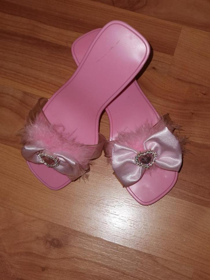 roze prinses sandalen met lichtjes op de hak, Kinderen en Baby's, Kinderkleding | Schoenen en Sokken, Gebruikt, Overige typen