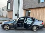 Grijze BMW 3-Serie 318i E90 Sedan Benzine 5-deurs/Apk/Airco!, Origineel Nederlands, Te koop, Zilver of Grijs, 5 stoelen