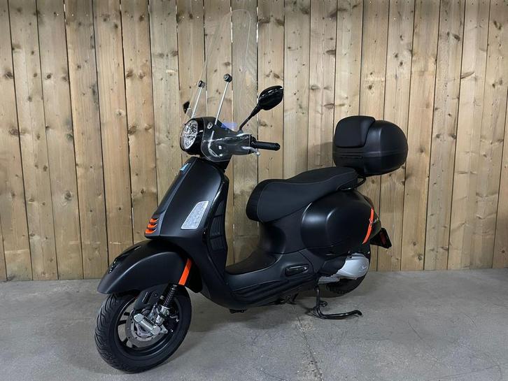 GROOT AANBOD VESPA GTS 300 2E HANDS!, Motoren, Motoren | Piaggio, Particulier, Scooter, 12 t/m 35 kW, 1 cilinder, Minimaal motorrijbewijs A2