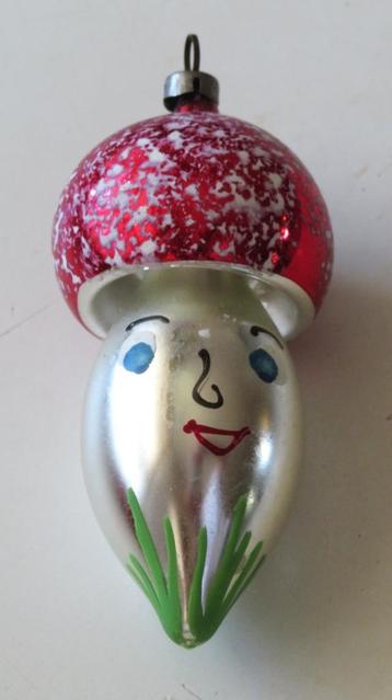 Oude Kerstbal: Paddenstoel met gezicht beschikbaar voor biedingen