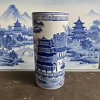 Antiek porseleinen chinese vaas met blauw wit landschap, Ophalen of Verzenden