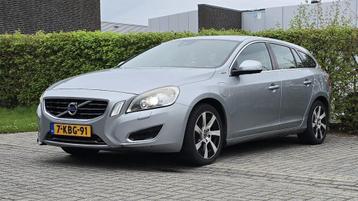 Volvo V60 2.4 D6 AWD Plug-In Hybrid Summum beschikbaar voor biedingen