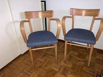 2 retro stoelen beschikbaar voor biedingen