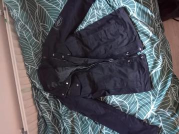 Te koop tussendoor jas  beschikbaar voor biedingen