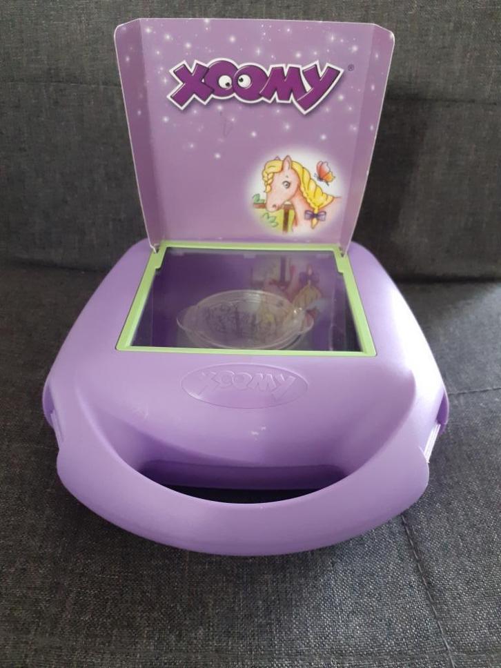 Xoomy tekenkoffer sparkly horses, Hobby en Vrije tijd, Tekenen, Zo goed als nieuw, Overige typen, Ophalen of Verzenden