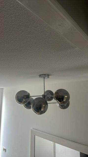 Lamp met bollen beschikbaar voor biedingen