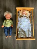 Poppenwiegje en 2 poppen, Ophalen of Verzenden, Gebruikt, Overige typen