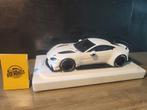 1:18 Austin Martin Vantage, Hobby en Vrije tijd, Modelauto's | 1:18, Ophalen of Verzenden, Zo goed als nieuw, Auto, Autoart