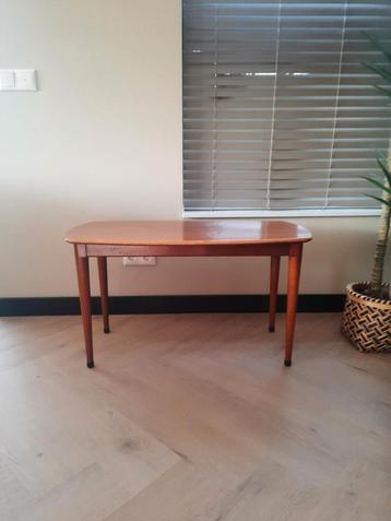 Vintage Salontafel - Stijlvol en Tijdloos beschikbaar voor biedingen