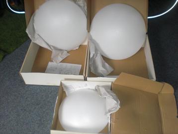 Te koop 3 nieuwe plafondlampen beschikbaar voor biedingen