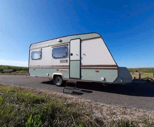 Stijlvol gepimpte Adria 4259 TL!, Caravans en Kamperen, Caravans, Particulier, tot en met 4, 750 - 1000 kg, Treinzit, Adria, Dwarsbed