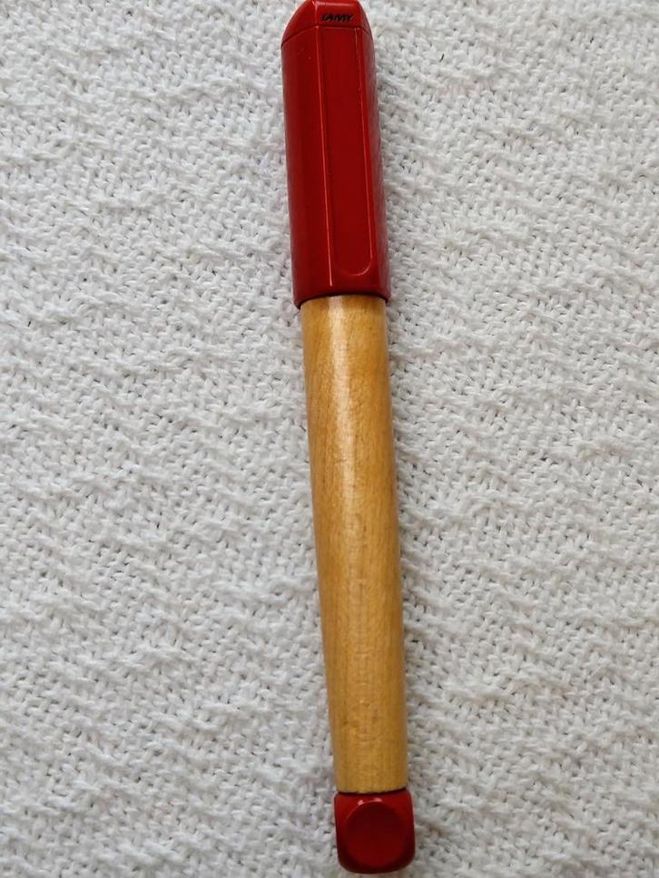 Lamy Vulpen - hout met rood, Diversen, Schrijfwaren, Gebruikt, Ophalen of Verzenden