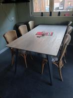 Tuintafel, kunststof blad, houtlook. Metalen poten. 2 bij 1, Tuin en Terras, Ophalen of Verzenden, Gebruikt, Rechthoekig, Kunststof