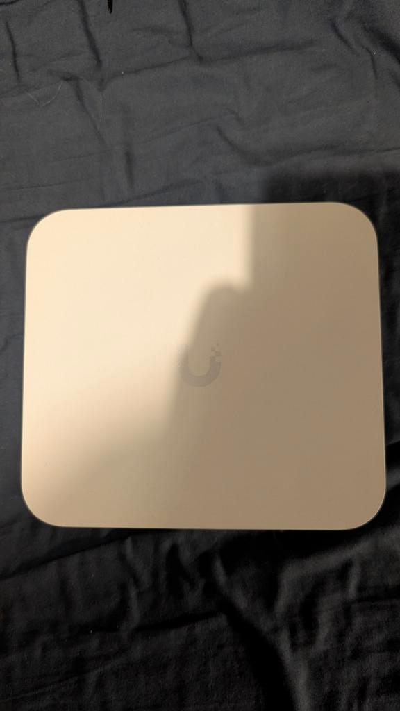 Ubiquiti UniFi Cloud Gateway Ultra, Computers en Software, Routers en Modems, Gebruikt, Router, Ophalen