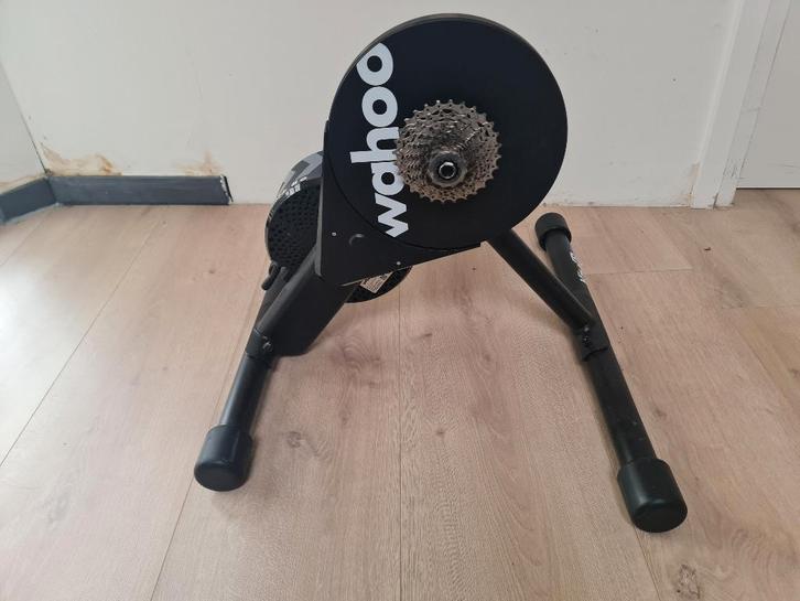Wahoo Kickr Core met voorwielsteun, Sport en Fitness, Wielrennen, Zo goed als nieuw, Overige typen, Ophalen