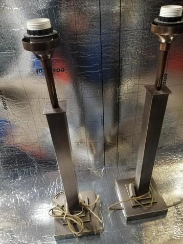 Set van 2 metalen lampen beschikbaar voor biedingen