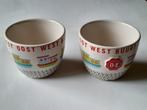 2 mokken DE Oost West Buurt Best, Huis en Inrichting, Gebruikt, Ophalen of Verzenden, Overige stijlen, Kop(pen) en/of Schotel(s)