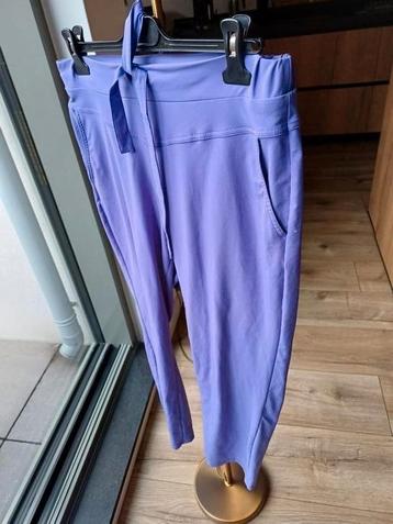 Mooie COANDWOMEN damespantalon in de maat L en kleur Violet beschikbaar voor biedingen