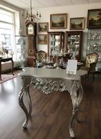 Curiosa Sidetable : Zilverkleurig met Sierlijk Houtsnijwerk, Ophalen