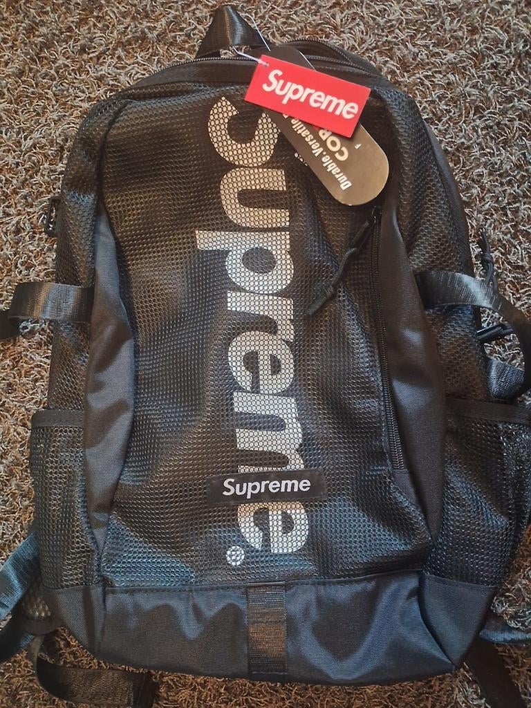 Supreme tas - nooit gedragen!, Sieraden, Tassen en Uiterlijk, Tassen | Rugtassen, Overige merken, 25 tot 40 cm, Nieuw, Ophalen of Verzenden