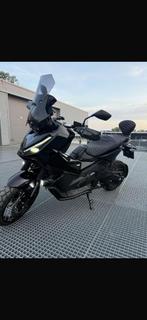 HONDA X ADV 750 CARBON 2025 AKRAPOVIC FACELIFT, 750 cc, Handvatverwarming, Particulier