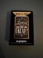 Zippo Living the Dream - Goede staat, Ophalen of Verzenden, Zo goed als nieuw, Aansteker