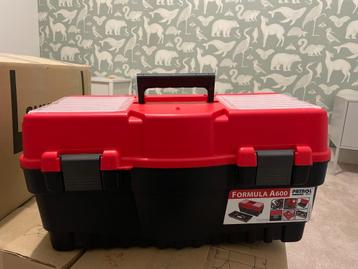 Tool box beschikbaar voor biedingen