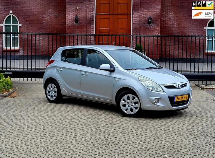 Hyundai I20 1.4i DynamicVersion / AUTOMAAT / Airco / 5 deurs, Auto's, Hyundai, Bedrijf, Te koop, i20, ABS, Airbags, Airconditioning