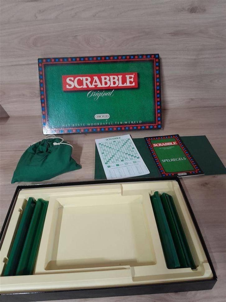 Scrabble original blauw rode rand - s1369, Hobby en Vrije tijd, Gezelschapsspellen | Bordspellen, Zo goed als nieuw, Ophalen of Verzenden