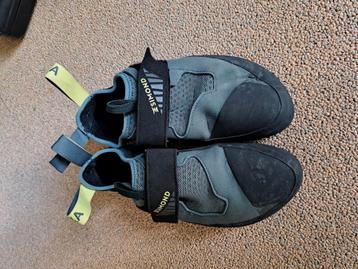 Simond klimschoenen 42.5 beschikbaar voor biedingen