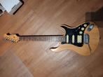 Richwood Stratocaster golden logo, Muziek en Instrumenten, Snaarinstrumenten | Gitaren | Elektrisch, Ophalen, Gebruikt, Solid body