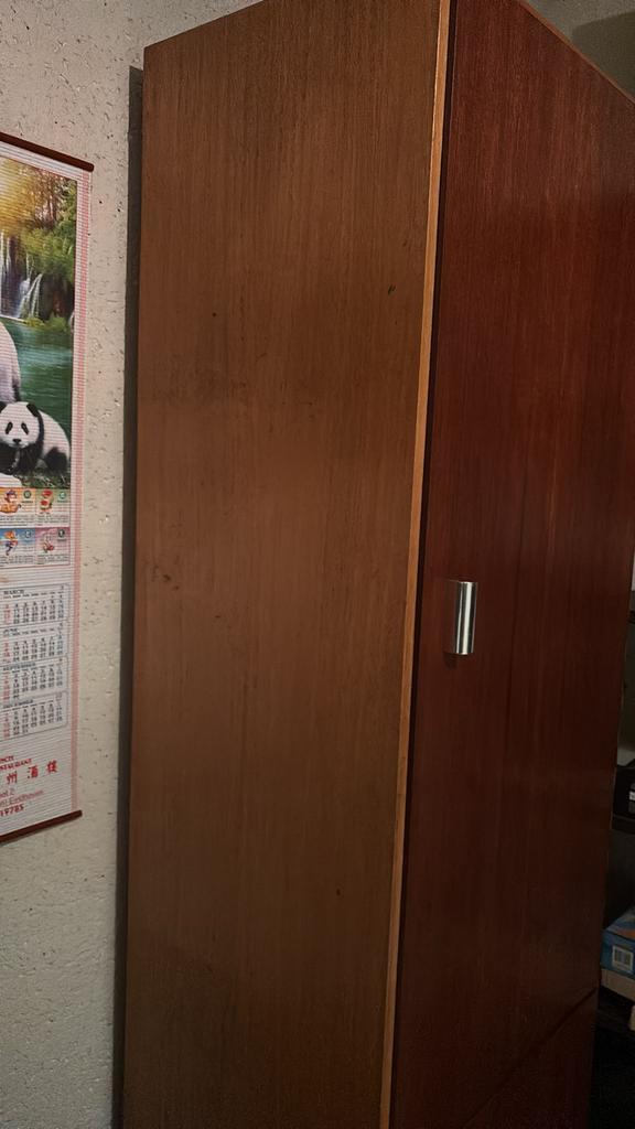 Hoge kast met 2 deuren, heel veel opbergruimte, Huis en Inrichting, Kasten | Overige, Gebruikt, Ophalen