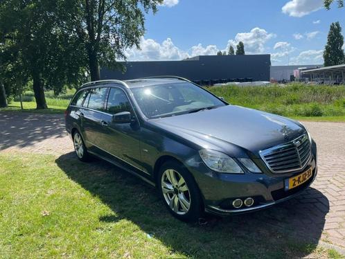 Mercedes-Benz E-Klasse 1.8 E250 CGI Estate AUT 2009 Grijs, Auto's, Mercedes-Benz, Particulier, E-Klasse, Airconditioning, Bluetooth