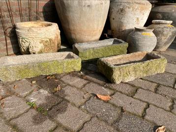 3 oude hardstenen troggen beschikbaar voor biedingen