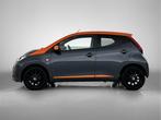 Toyota Aygo 1.0 VVT-i x-JBL | Camera | Airco | LM Velgen |, 12 maanden, Stof, Gebruikt, 4 stoelen