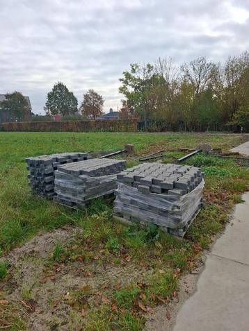 stenen beschikbaar voor biedingen