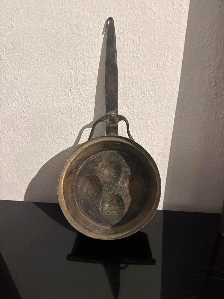 Antieke koperen poffertjespan - 15 cm, Antiek en Kunst, Antiek | Religie, Ophalen