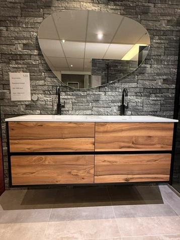 Showroom badkamer meubel 140cm breed met gratis spiegel beschikbaar voor biedingen