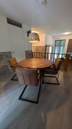 Ronde houten eettafel met 4 stoelen, Ophalen, Zo goed als nieuw
