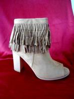 Suede enkellaarsje off toe met hoge hak en franjes m 38, Ophalen, Salin, Beige, Lage of Enkellaarzen