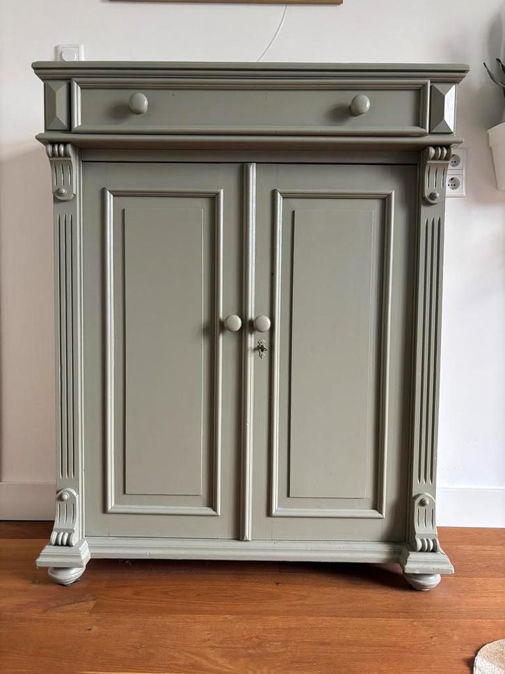 Prachtige groen grijze kast brocante., Huis en Inrichting, Kasten | Dressoirs, Zo goed als nieuw, 25 tot 50 cm, Ophalen