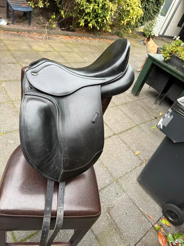 Tekna letek s-line 17,5, Dieren en Toebehoren, Paarden en Pony's | Zadels, Zo goed als nieuw, Dressuur, Ophalen of Verzenden