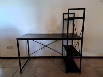 Bureau zwart met 3 legplanken beschikbaar voor biedingen